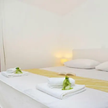 Holiday Vile Dalmacija Preko Cin05006 Dyh Vikendica Sestrunj