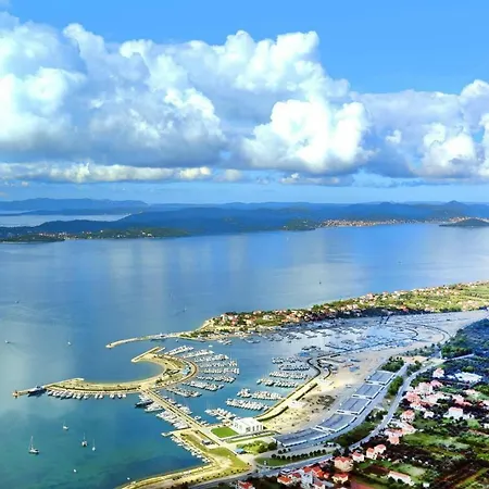 Holiday Vile Dalmacija Preko Cin05006 Dyh * Sestrunj